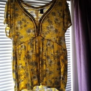 Torrid babydoll style shirt.